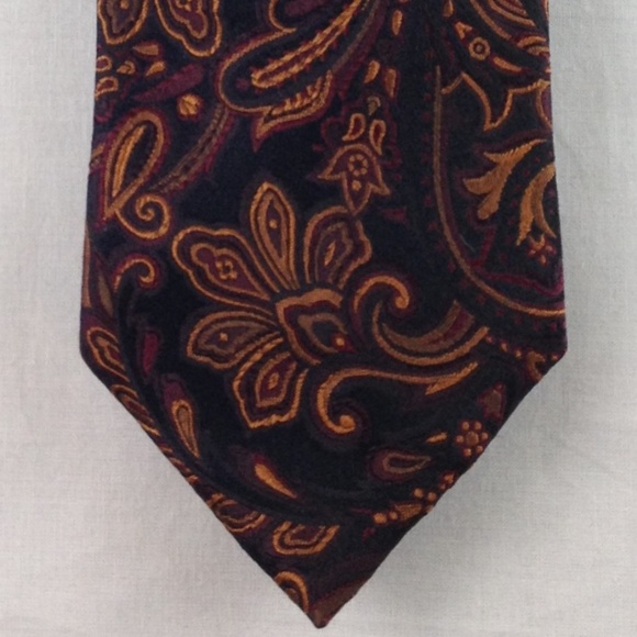 Hugo Boss Other - Hugo Boss Multi-Color Silk Tie 60" x 3.5"